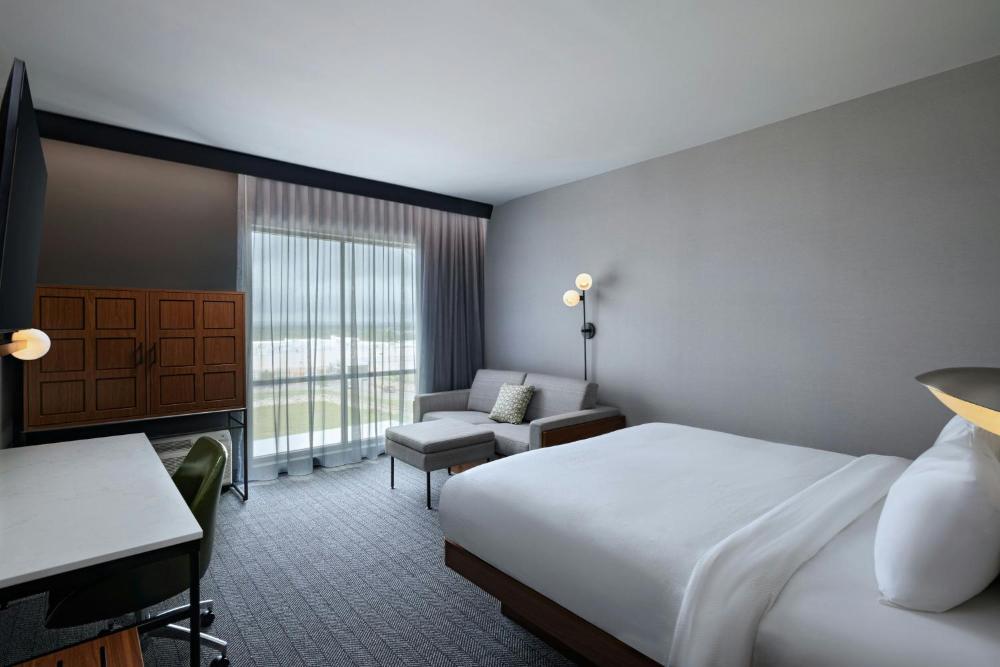 King Room with Sofa Bed - Hearing Accessible interior