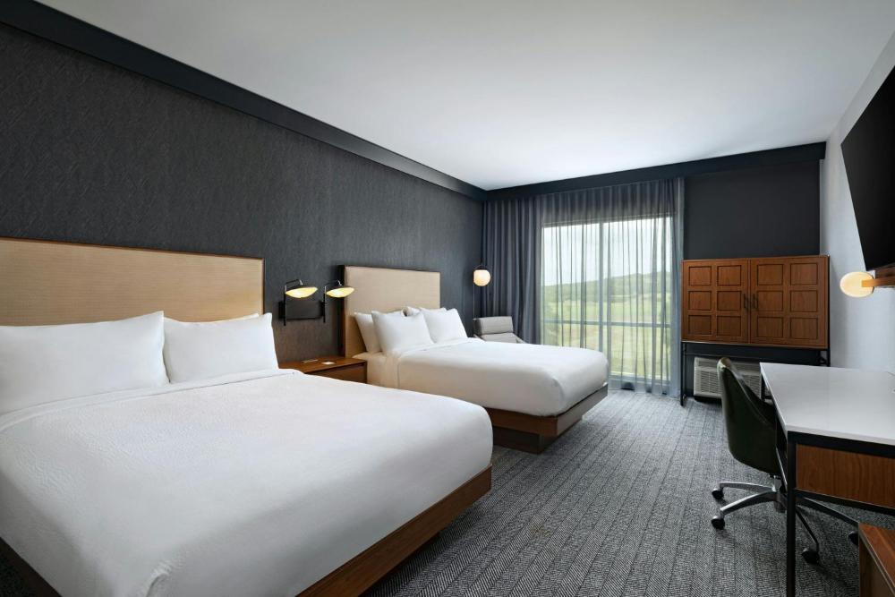 Queen Room with Two Queen Beds - Hearing Accessible interior